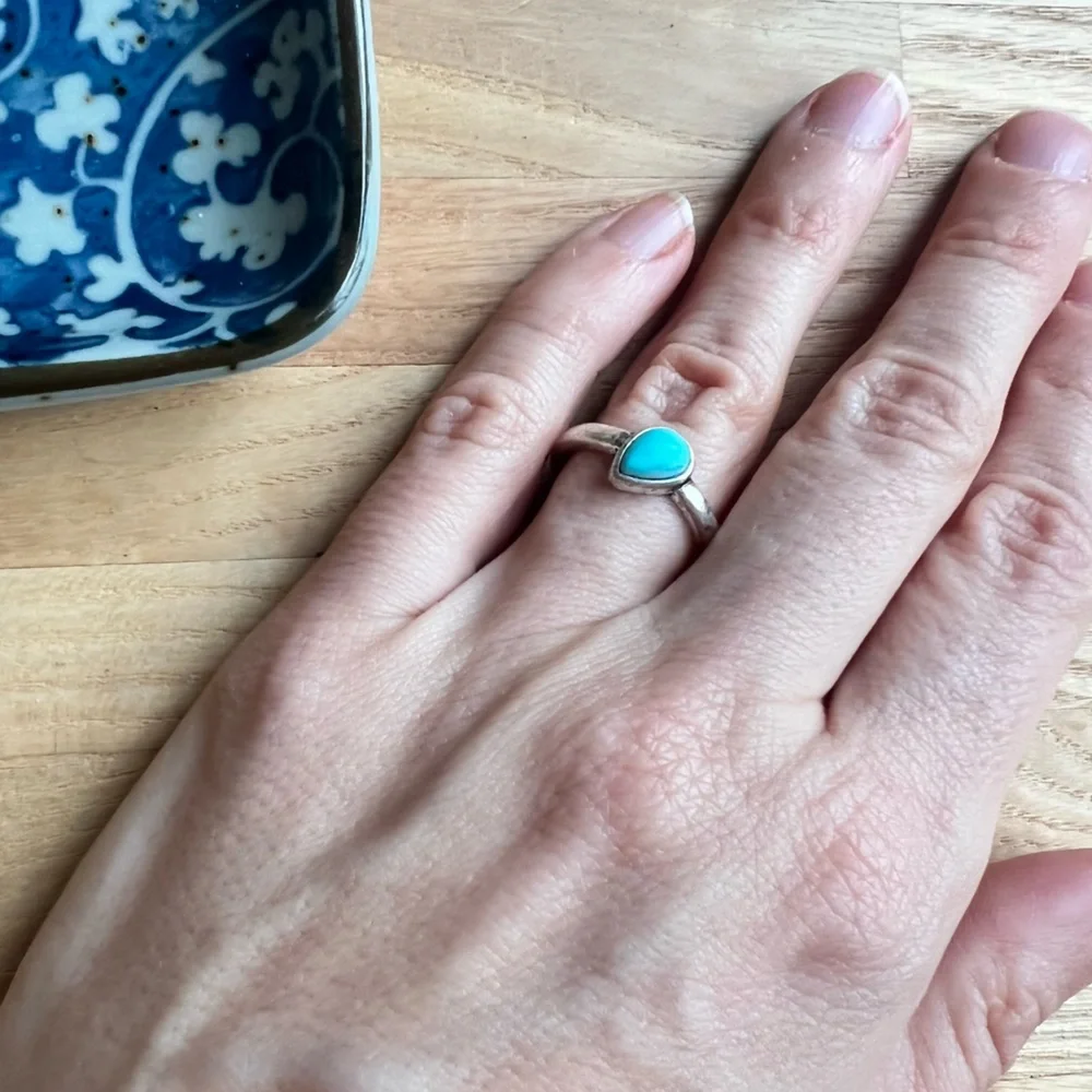 Vintage silver turquoise teardrop ring